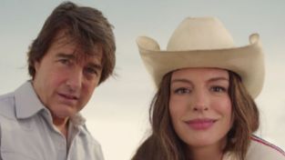 Anne Hathaway y Tom Cruise