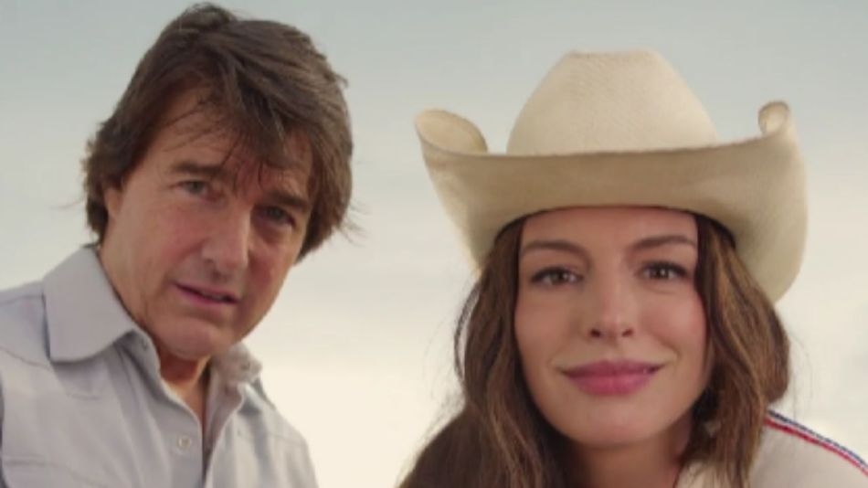 Anne Hathaway y Tom Cruise