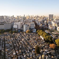 Urban Suites Recoelta, frente al Cementerio y con unas vistas espectaculares de la ciudad.