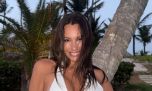 Pampita le dijo adiós a Francia con tres looks diferentes, bandera argentina y noche movida