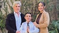 Lourdes Sánchez y el Chato Prada junto a su hijo Valentín
