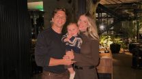 La tarde de campo de Eva Bargiela y Gianluca Simeone junto a su bebé: look matchy-matchy, picnic y atardecer