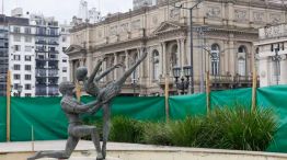 Ciudad comenzó la restauración de la fuente de aguas danzantes de Plaza Lavalle