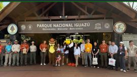 Una familia marplatense fue el turista 1.000.000 del año en las Cataratas.
