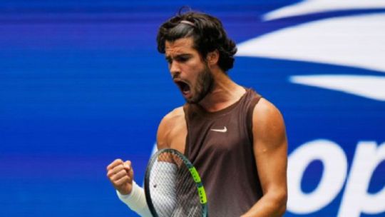 Vuelta triunfal: Carlos Alcaraz reapareció tras cinco meses y avanzó en el US Open 2026