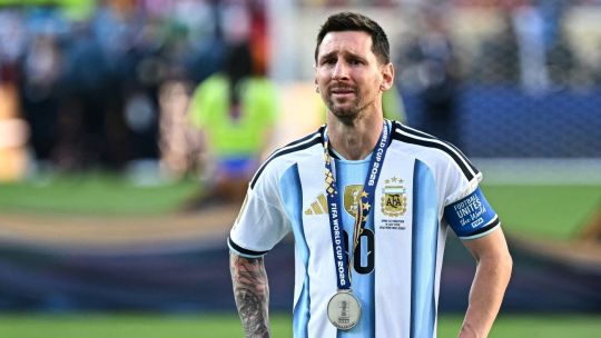 Lionel Messi announces retirement from international football