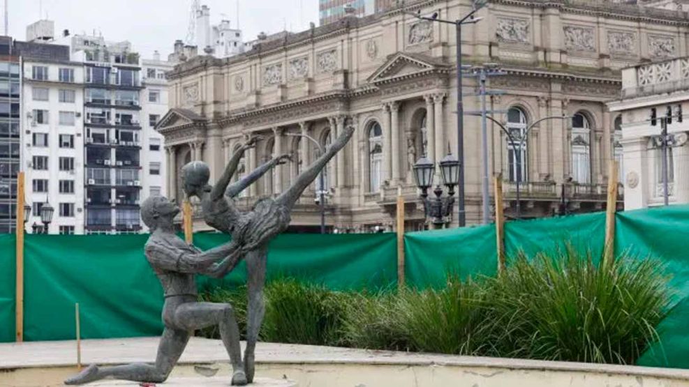 Ciudad comenzó la restauración de la fuente de aguas danzantes de Plaza Lavalle