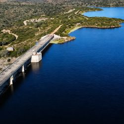 Catamarca mantiene una prohibición total en sus diques hasta fines de octubre, mientras San Luis aplicará desde septiembre un esquema que combina veda total, restricciones parciales y diferentes fechas según cada ambiente.