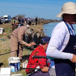 Después de una previa que había mostrado excelentes rendimientos, la laguna cambió considerablemente y obligó a los participantes a extremar recursos para encontrar los pejerreyes que alcanzaran la medida reglamentaria.