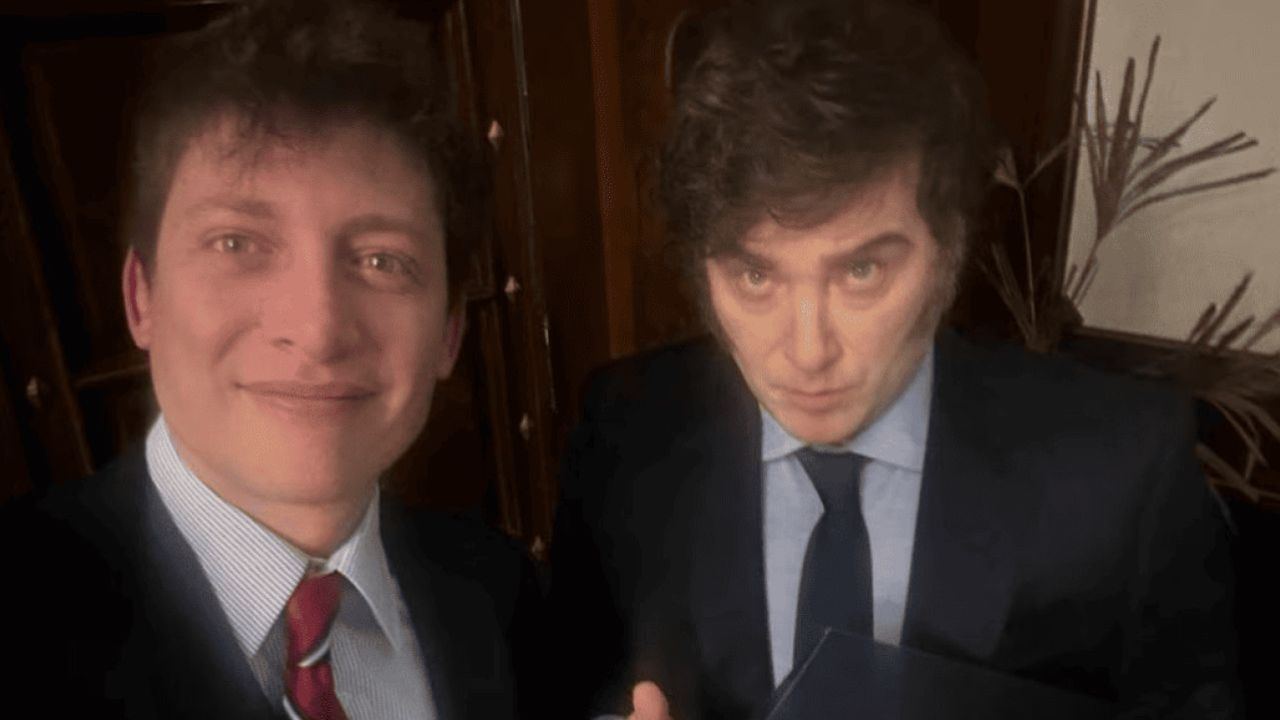 Santiago Caputo y Javier Milei | Foto:CEDOC