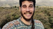 El nuevo proyecto de Momo, el hijo hippie de Julián Weich: bajo el sol, rodeado de plantas exóticas y con alto riesgo