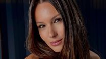 Desde Ibiza, Pampita adelanta las bikinis que marcarán tendencia en verano