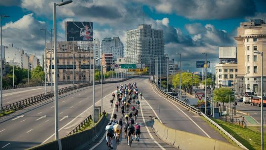 Vuelve el Gran Fondo Argentina para recorrer en bike las autopistas porteñas
