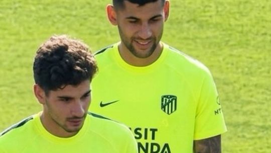 Video: "Cuti" Romero consoló a Julián Álvarez en la práctica del Atlético Madrid