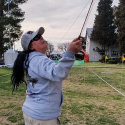 El pasado 29 de agosto, la Ciudad Deportiva de Neuquén recibió la primera edición de Expo Deportes, una jornada que reunió diferentes disciplinas, exhibiciones y actividades pensadas para acercar el deporte a la comunidad. Entre todas esas propuestas apareció, por primera vez, el fly cast.