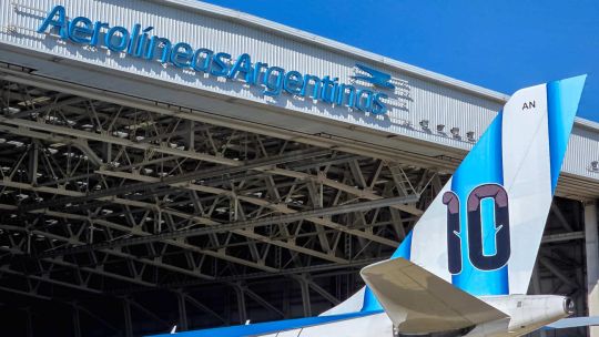 La Justicia de EE.UU. habilitó a un fondo buitre a solicitar embargos por la expropiación de Aerolíneas Argentinas: cuánto dinero piden