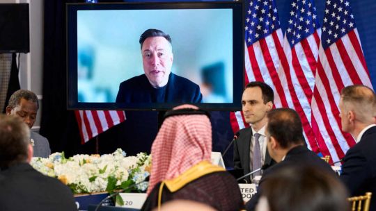 Elon Musk y Mark Zuckerberg defendieron en el G20 la construcción de centros de datos de IA