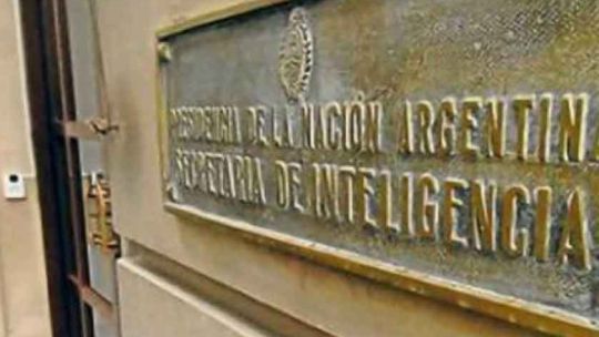 Nueva función para la SIDE: asesorar en el discurso por cadena nacional de Milei