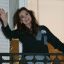 Fotogaleria La expresidenta y vicepresidenta argentina Cristina Fernández de Kirchner saluda a sus seguidores desde el balcón de su casa bajo arresto domiciliario en Buenos Aires