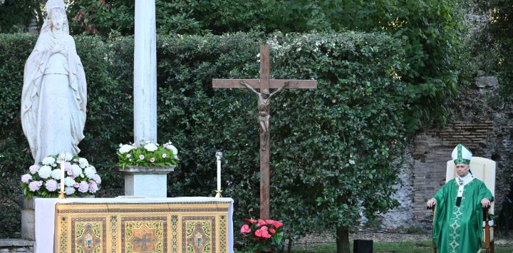 El Papa León XIV ofició una misa por el cuidado de la creación en Borgo Laudato Si’ en Castel Gandolfo.