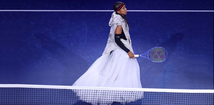 Naomi Osaka, de Japón, entra a la cancha para enfrentarse a Anastasia Zakharova durante su partido de primera ronda individual femenino en el segundo día del US Open 2026 en el Centro Nacional de Tenis USTA Billie Jean King, en el barrio de Flushing, en el distrito de Queens, Nueva York.