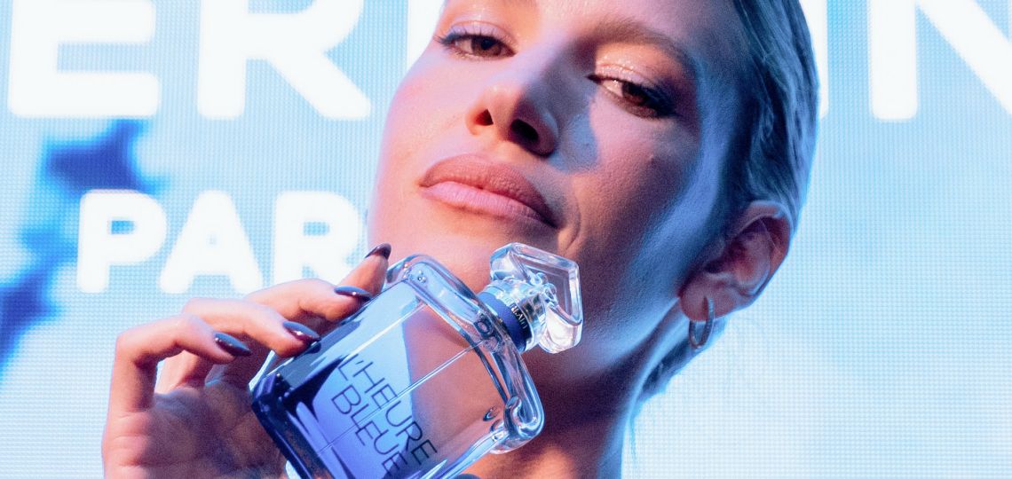 Guerlain presenta la nueva L’Heure Bleue: así es la reinterpretación del perfume de 1912