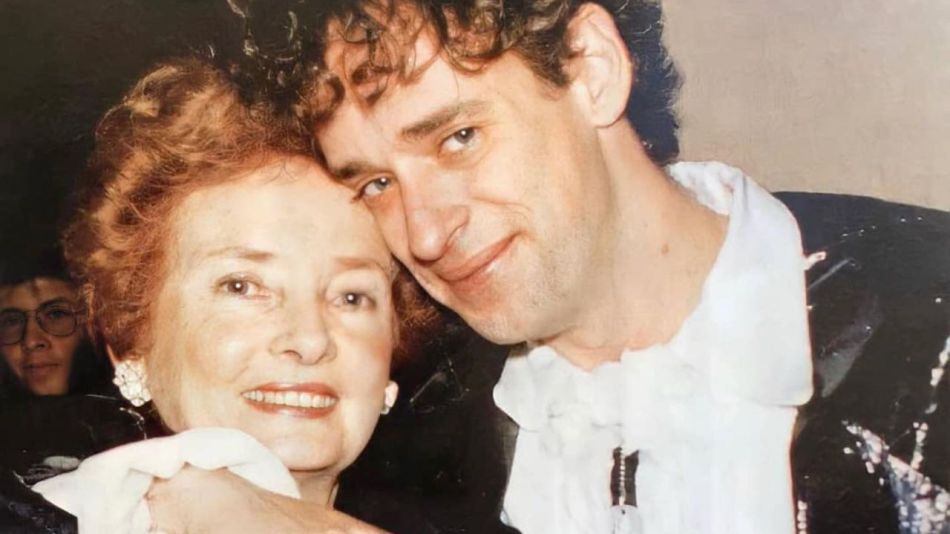 Gustavo Cerati junto a su mamá Lidia Clark
