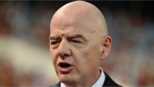 Francia le suelta la mano a Infantino y exige una profunda reforma en la FIFA