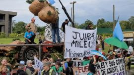 Misiones: productores yerbateros recibieron a Javier Milei con un tractorazo