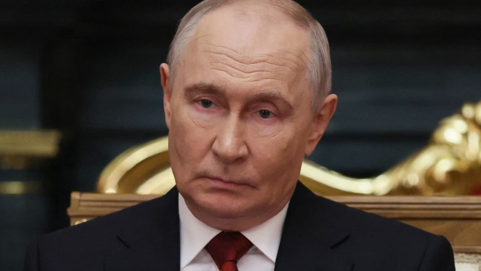El presidente ruso, Vladímir Putin, asiste a una reunión con el yerno de Trump, Jared Kushner, y el enviado presidencial de EE. UU., Steve Witkoff, en el Kremlin de Moscú