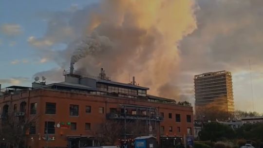Incendio en un reconocido restaurante de Puerto Madero: evacuaron a 50 personas