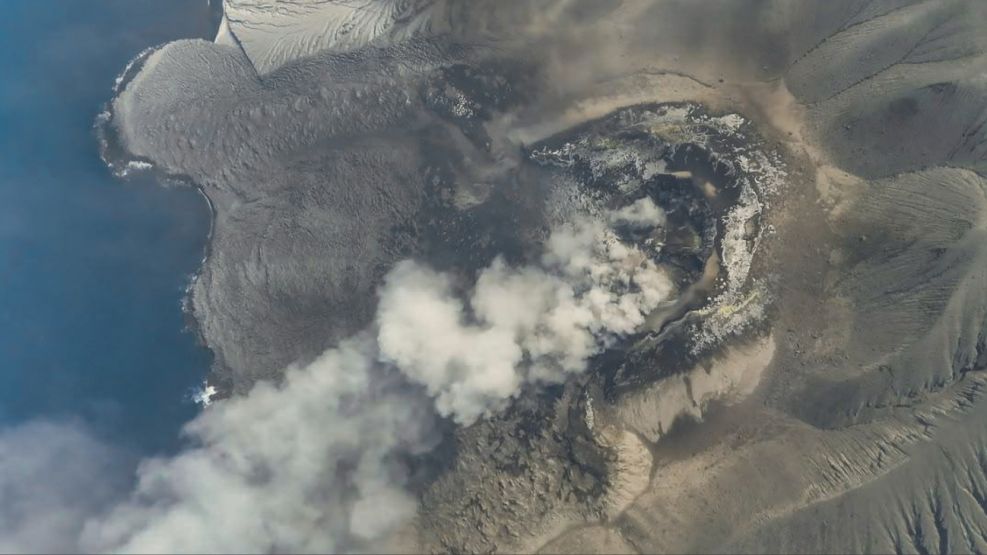 Columnas de ceniza del volcán Anak Krakatoa