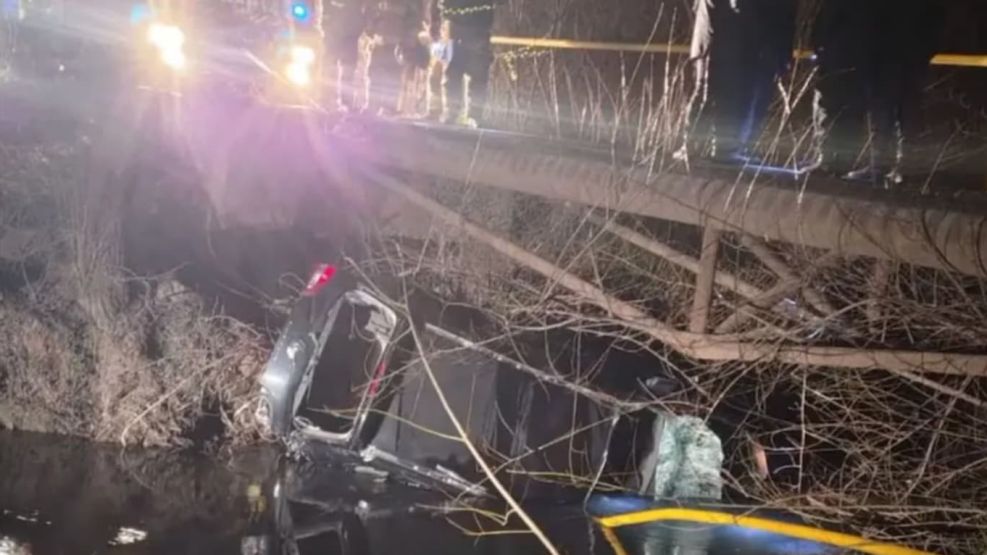 El accidente ocurrió cerca de las 4:30 de este sábado.