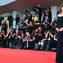 La actriz estadounidense Susan Sarandon asiste al evento de la alfombra roja previo a la proyección de "The Echo Chamber", presentada en competición en el 83.º Festival Internacional de Cine de Venecia, en el Lido de Venecia. | Foto:STEFANO RELLANDINI / AFP