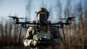 Dron militar