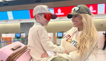 Vicky Xipolitakis y su hijo Salvador