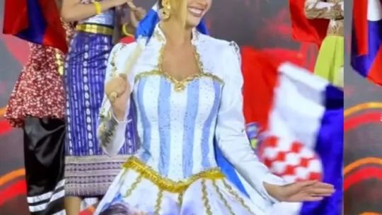 La participante argentina de Miss Mundo dio la nota con un vestido con la imagen de Messi