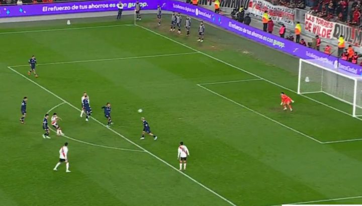 Gol de Tomás Galván