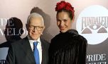 El look de Elina Costantini en la gala de Fundaleu: rojo pasión y un tocado inspirado en Frida Kahlo