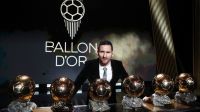 Lionel Messi con el Balón de Oro