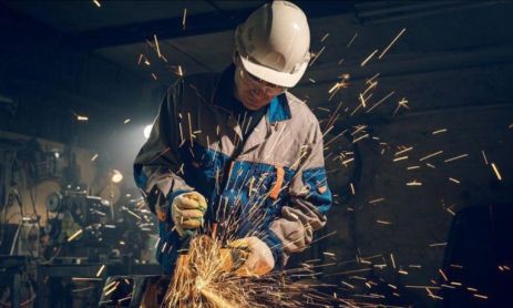 La actividad industrial no encuentra piso: cayó 4,9% y profundiza la contracción del sector