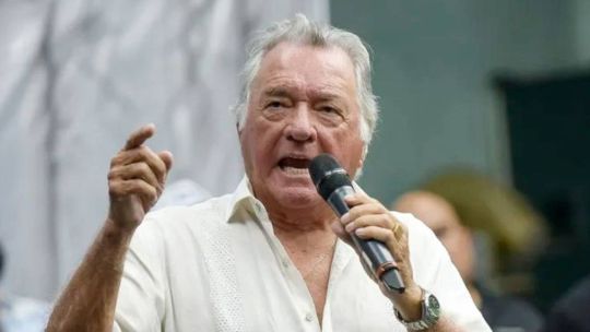 Barrionuevo apuntó contra Cristina, Massa, Macri y la CGT, contó por qué apoyó a Milei y afirmó: "El kirchnerismo no existe"