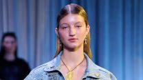 Allegra Cubero contó cómo vive su debut como modelo: "Me pone feliz seguir los pasos de mi mamá"
