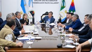 Zdero junto a su gabinete.
