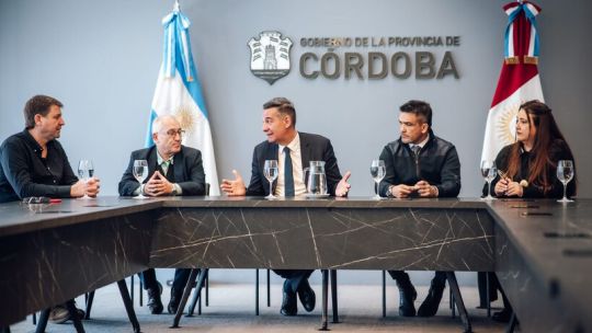 Oficialismo y oposición se unen por el Papa y, tras el 10-N, arranca la campaña