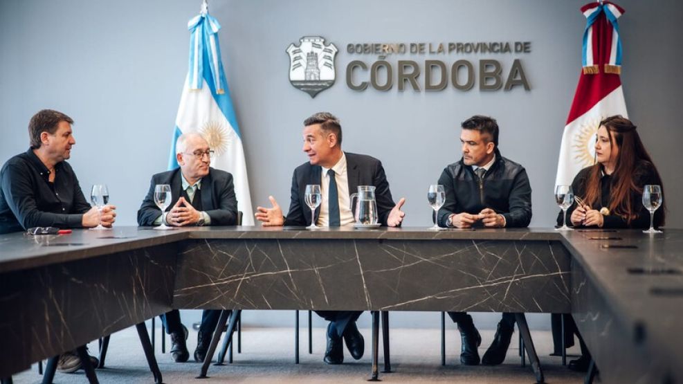 Siciliano se reunió con opositores por la visita del Papa León XIV