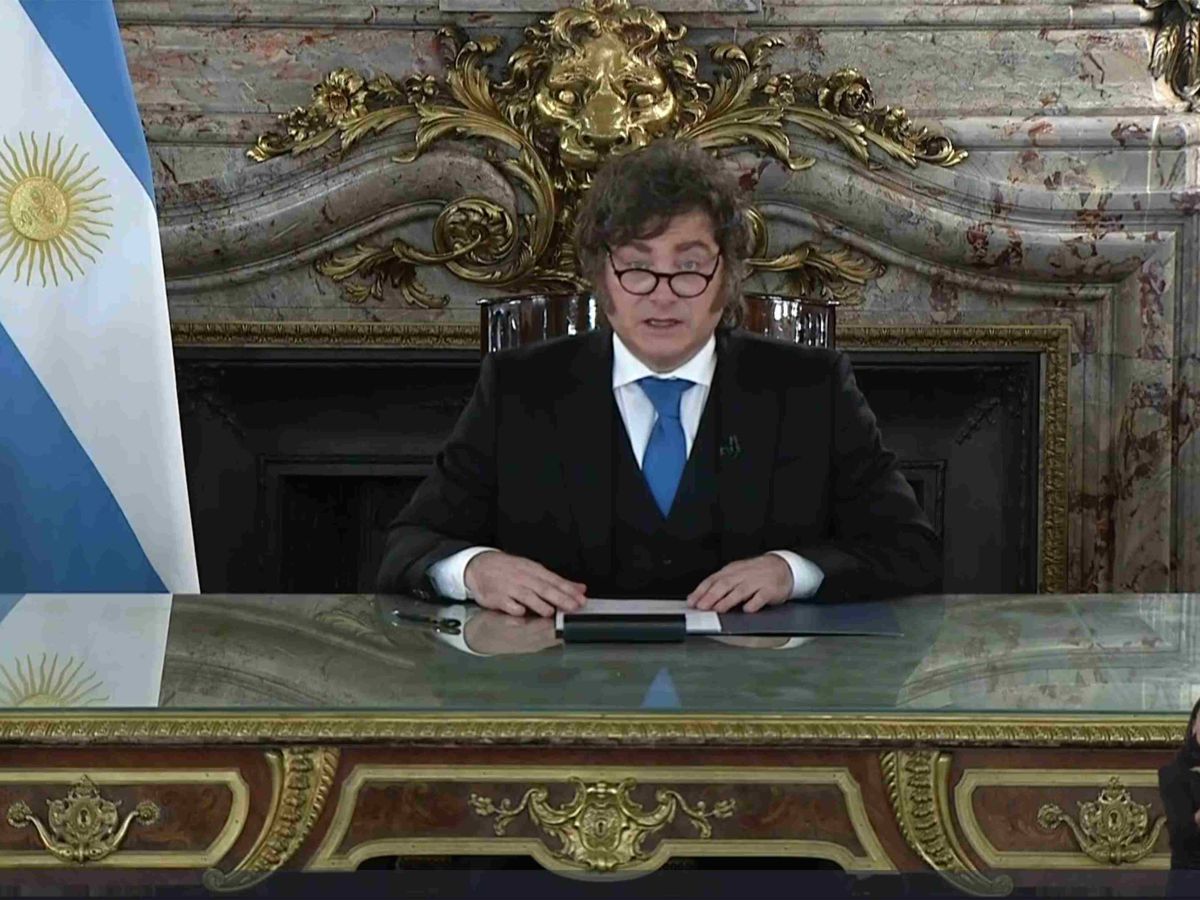 ¿Qué nos pasa con lo que está pasando?: La bandera que necesita Milei