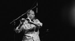Julián Vat, un recorrido donde la música se entiende como un espacio de escucha, intercambio y búsqueda permanente.