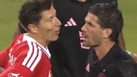 Video: el tenso cruce de De Paul con Lewandowski en la liga de Estados Unidos