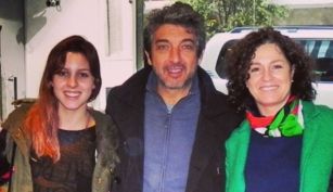 Ricardo Darín junto a su hija Clara y su esposa Florencia Bas